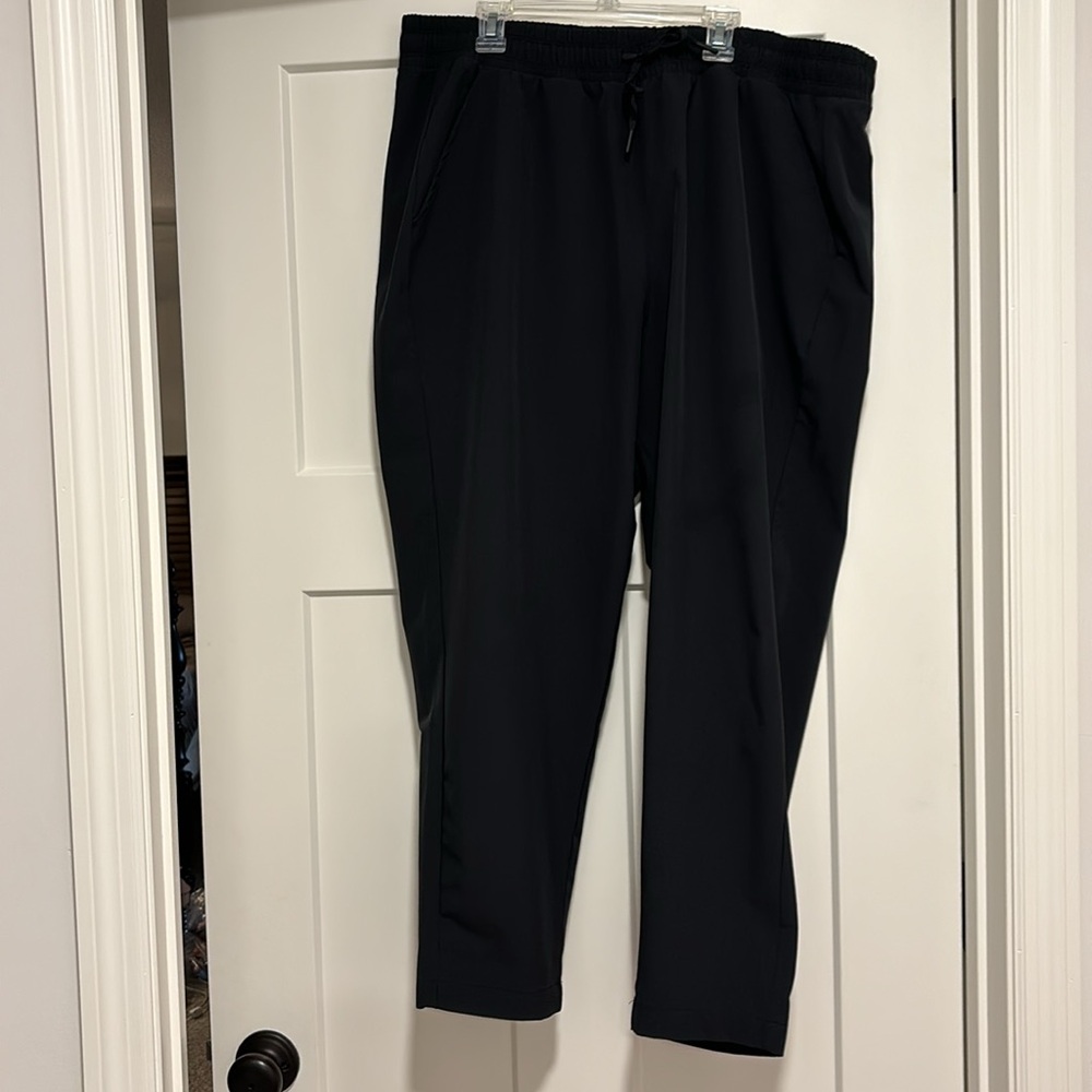 Lot of XL clothes. T shirt, athletic pants and shorts - Picture 6 of 14